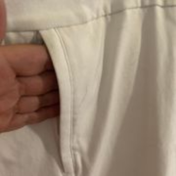 NEW Summer White Capris - Picture 3 of 6